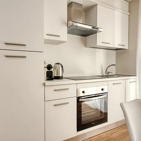 Hostmate - - Imperia's Serenity - Romolo Μιλάνο